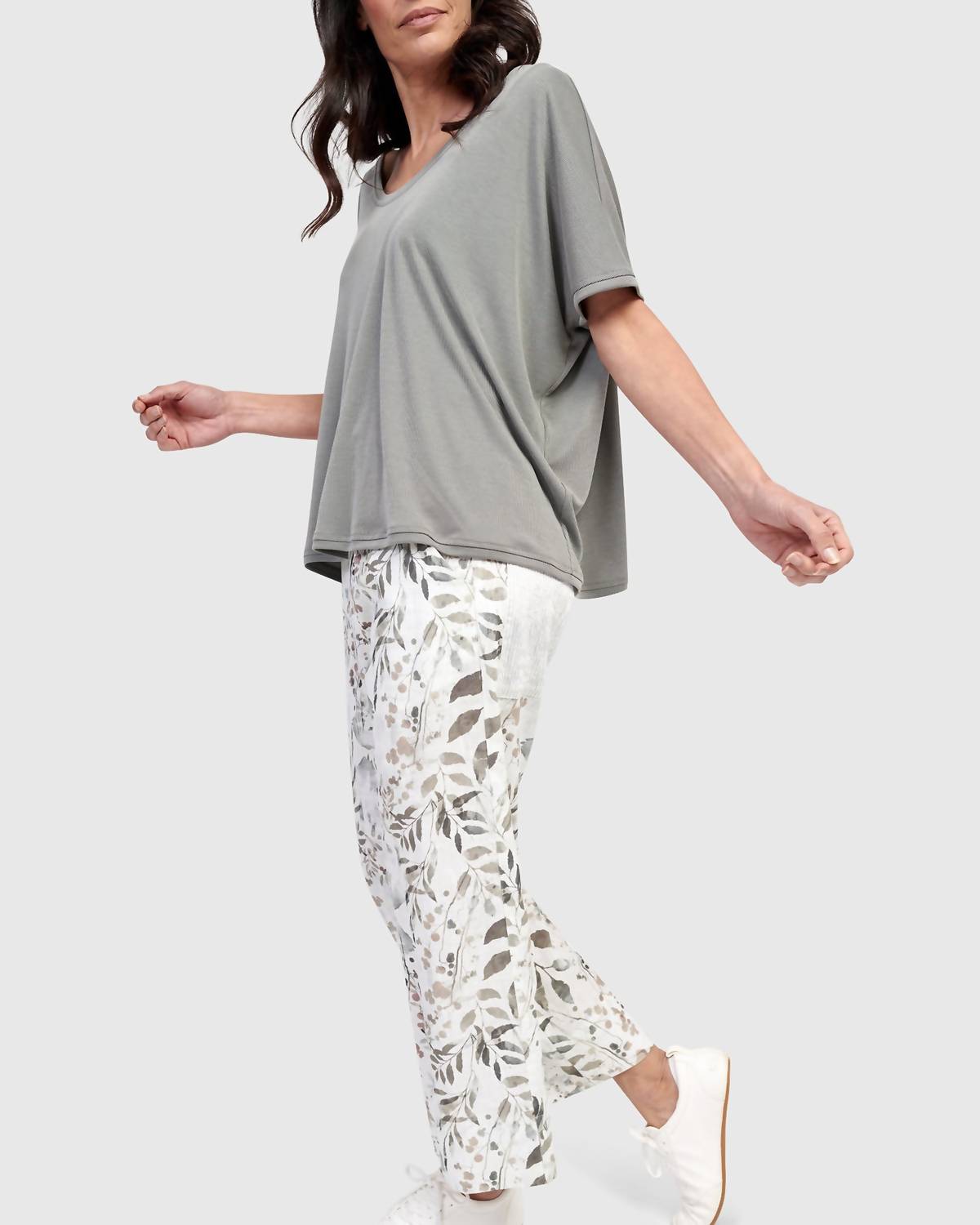 Alembika - Essential Breeze Tee