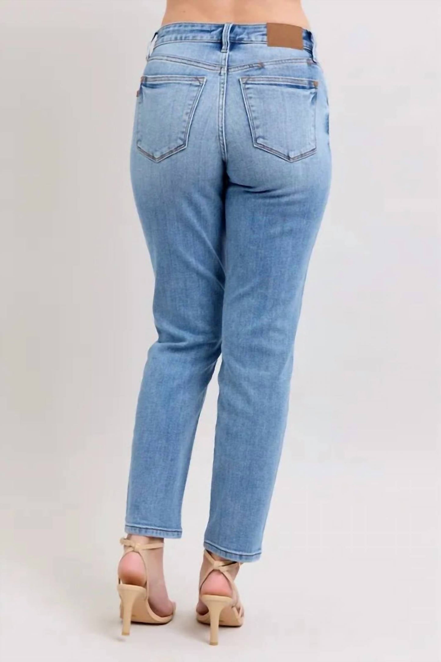 Judy Blue - Mid Rise Vintage Wash Slim Jeans