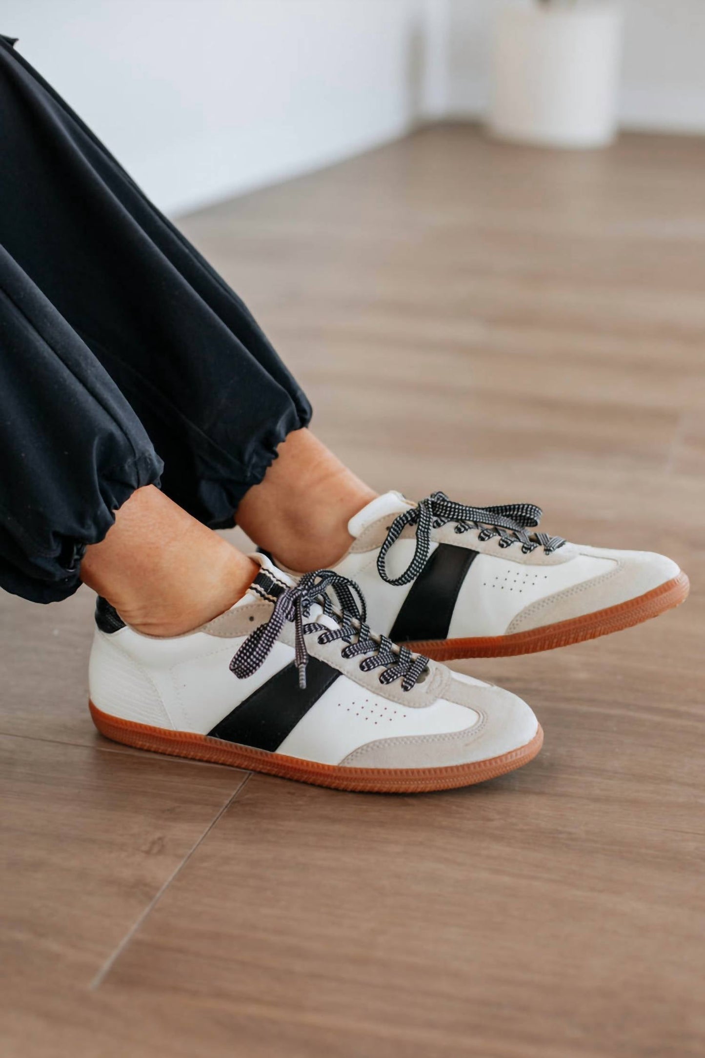 Shu Shop - Women's Sydney Sneaker