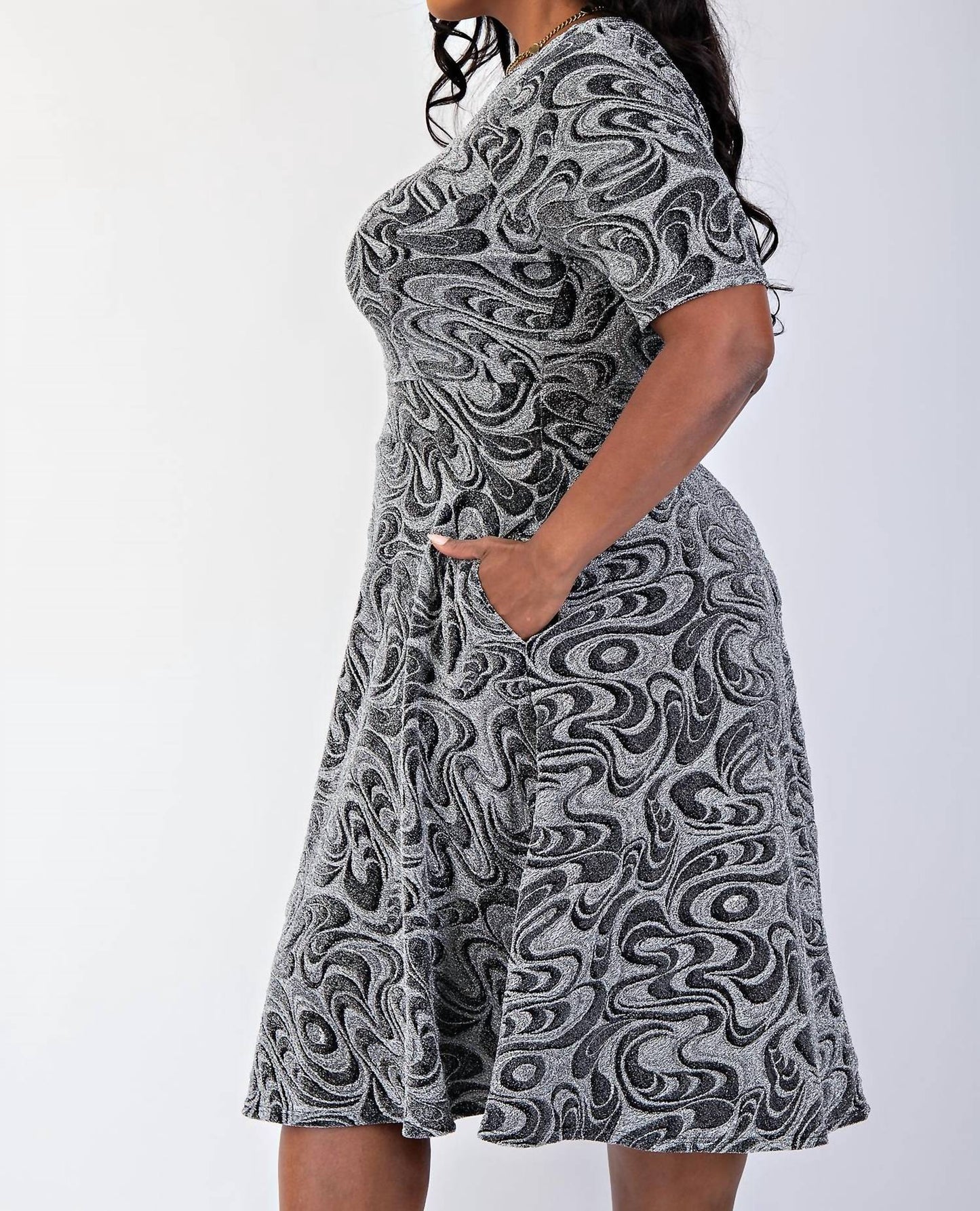 The Curve La - Plus Size Lurex Knit Short Sleeve Midi Dress With Pockets