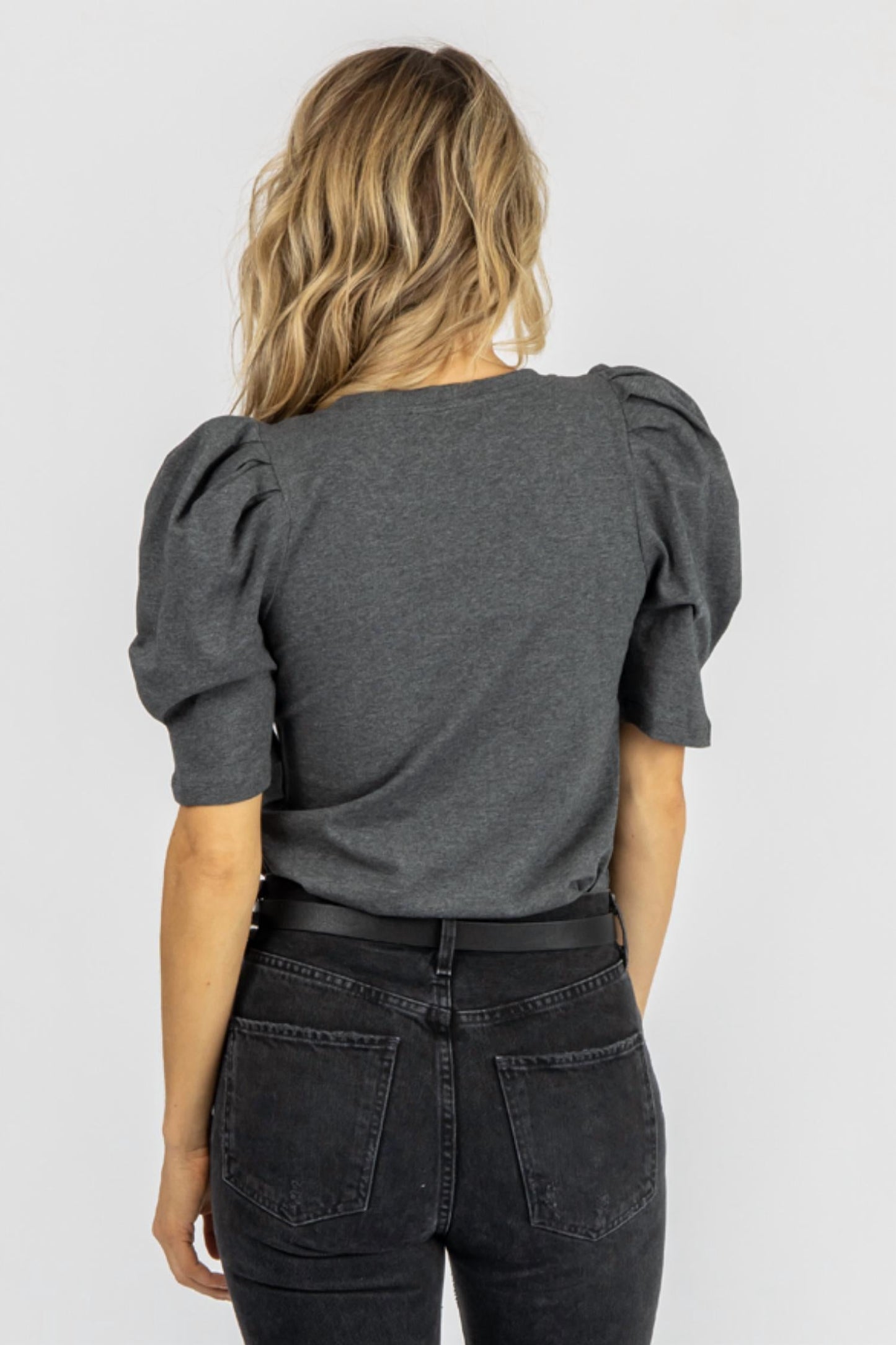 2.7 August Apparel - U-NECK PLEATED PUFF TOP