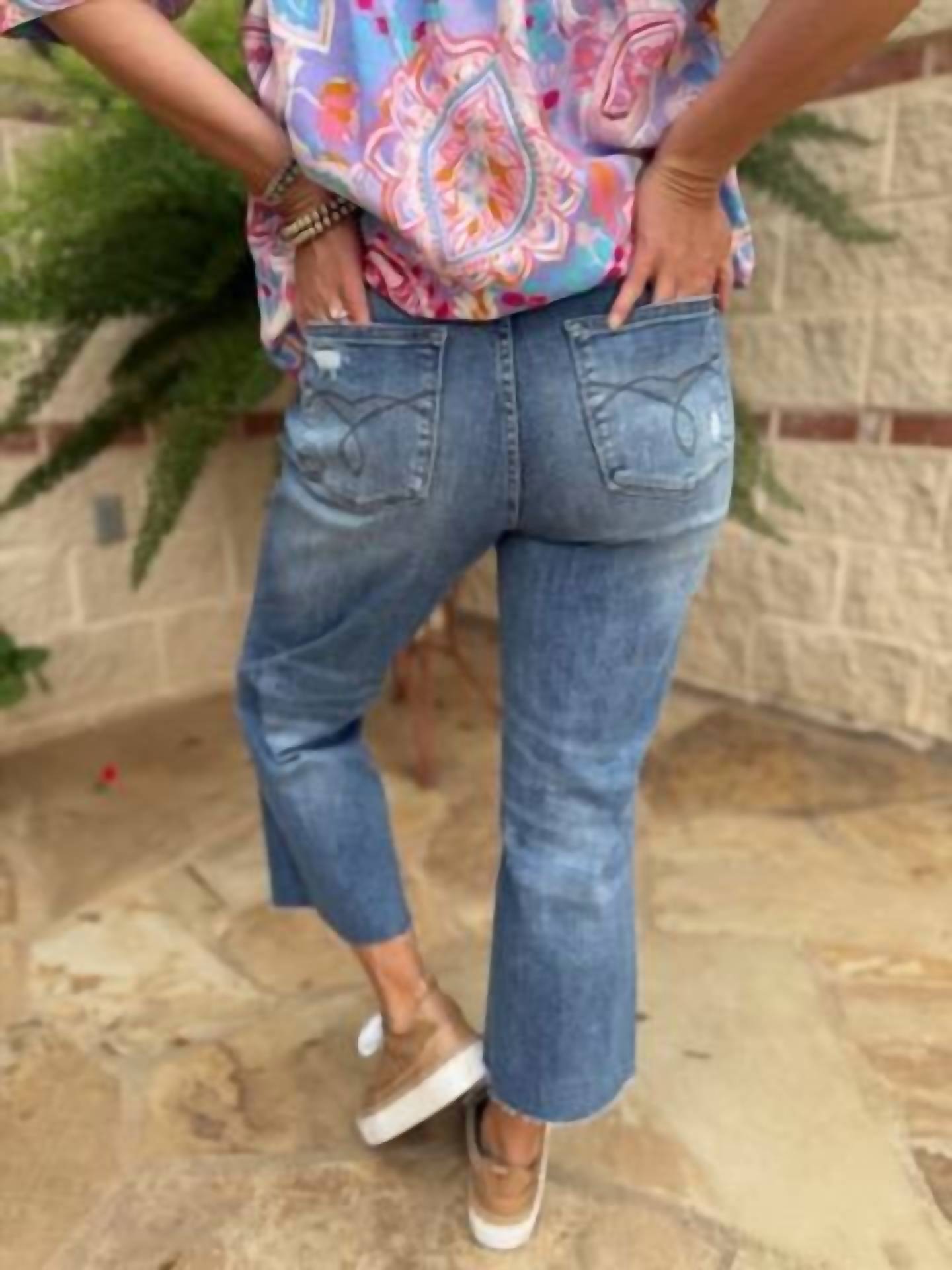 Judy Blue - Women's High Waist Embroidered Pocket Cropped Jeans