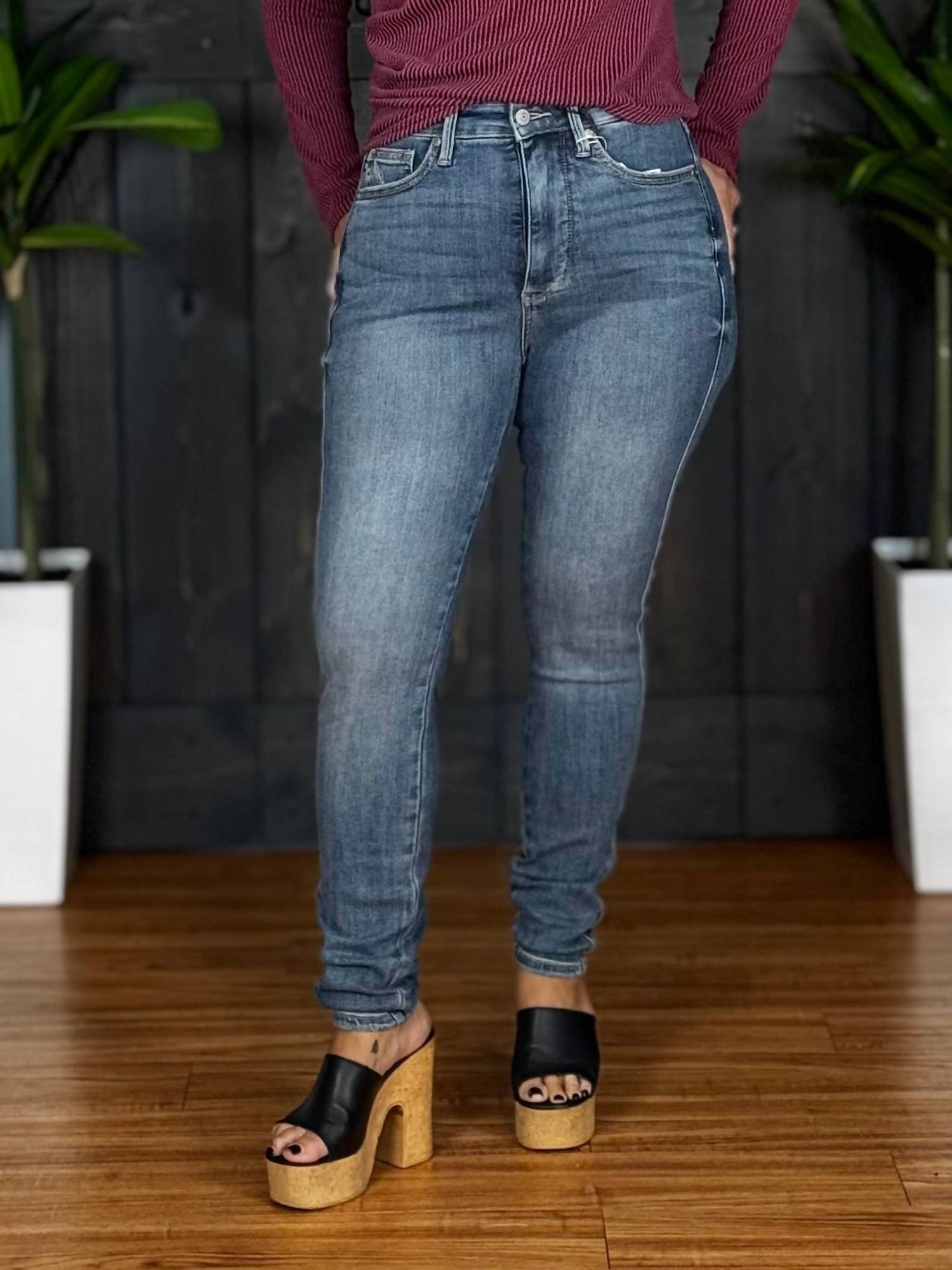 judy-blue-basically-perfect-tummy-control-skinny-jeans