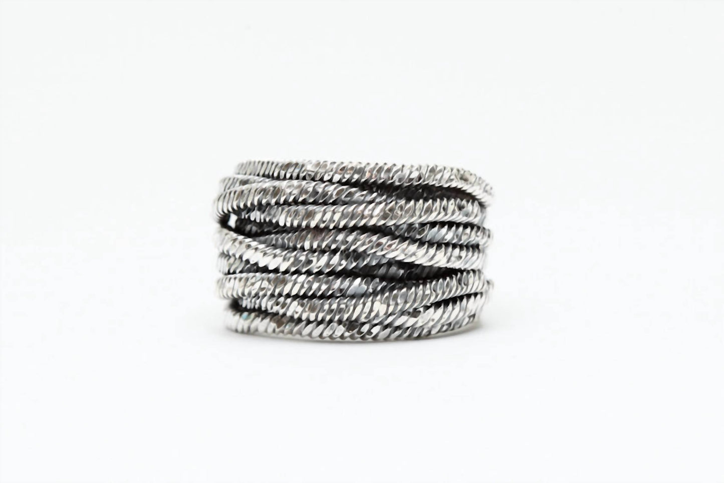 Avenue Chic - Women's Sparkle Wrap Ring