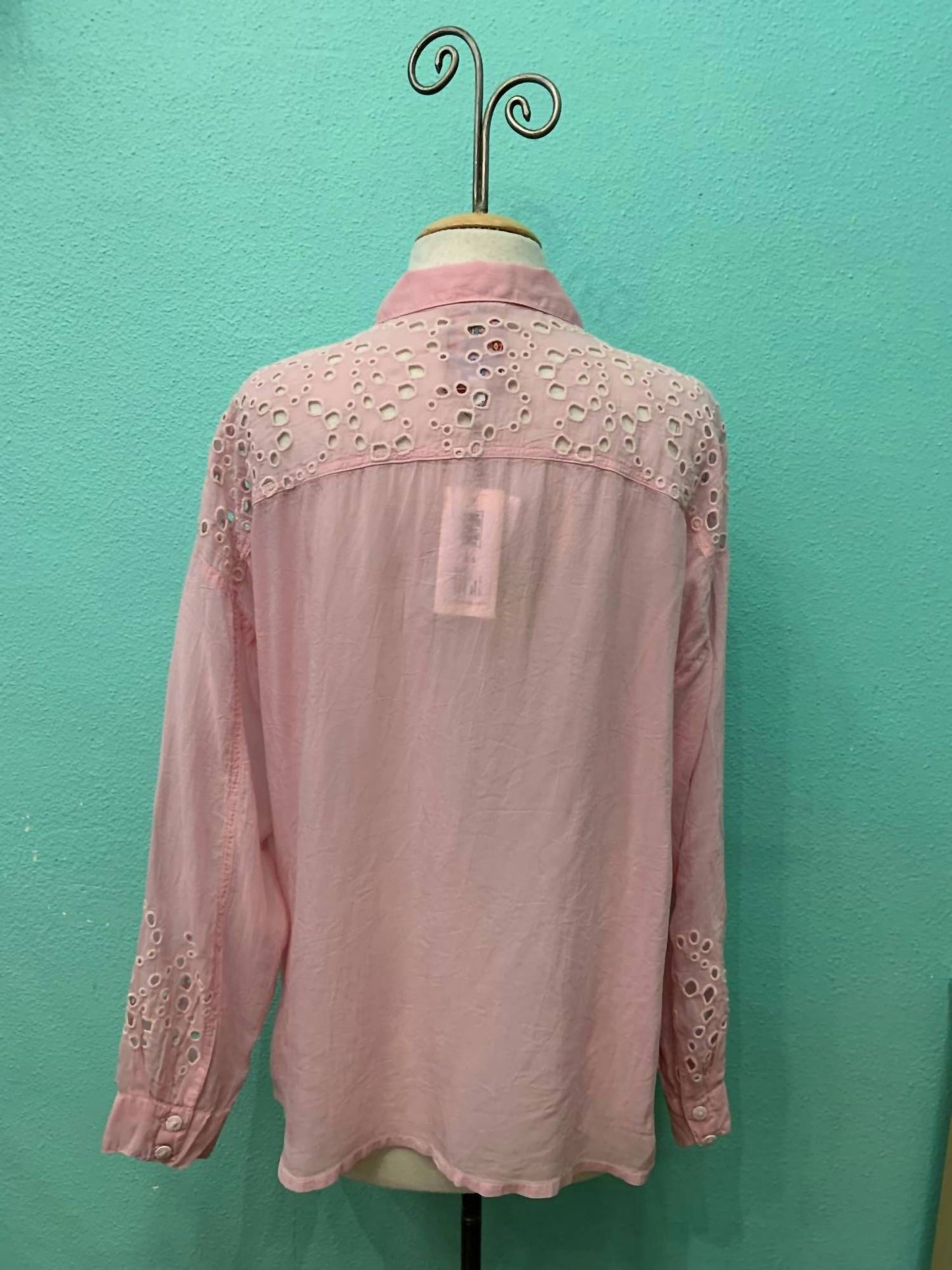 Johnny Was - LOTUS EYELET BUTTON DOWN