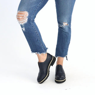 All Black - WOMEN COWMAN LUGG 23 LOAFER