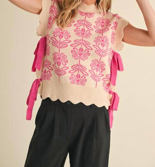 &Merci - Scallop Floral Sweater Vest