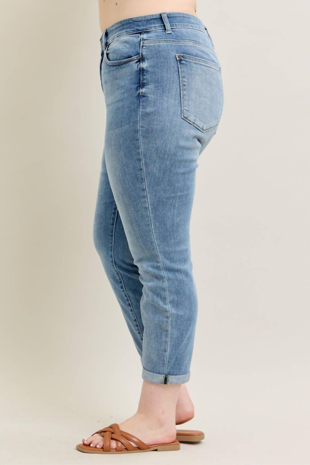 Judy Blue - Mid Rise Bleach Wash Cuffed Boyfriend Denim Jeans - Plus Size
