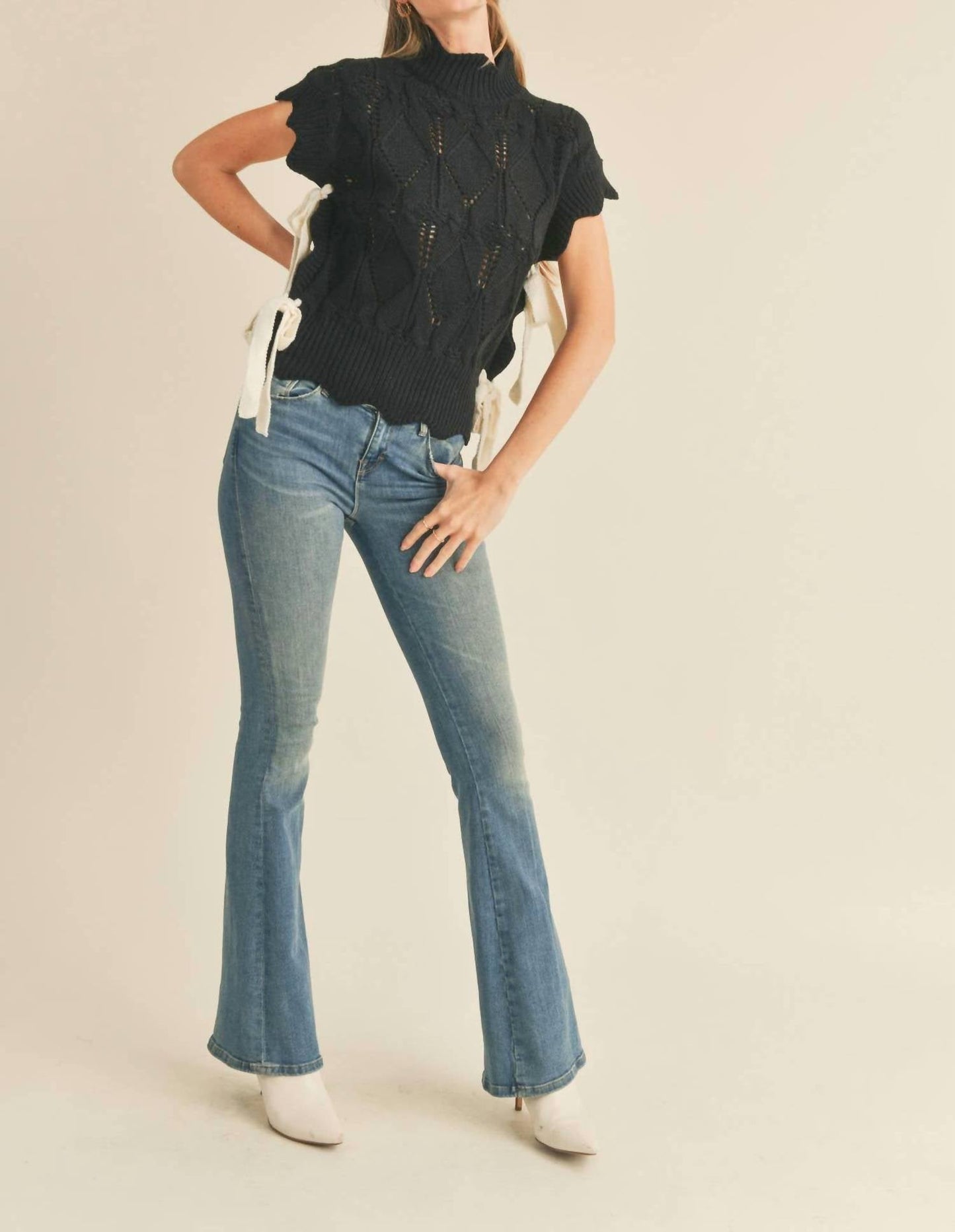 &Merci - Mock Neck Cropped Sweater Vest