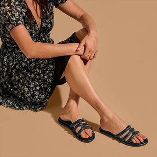 Olukai - Women's Tiare Slide Leather Sandals