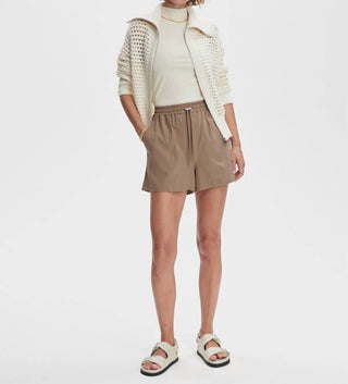 Varley - Esmond Mid Rise Short