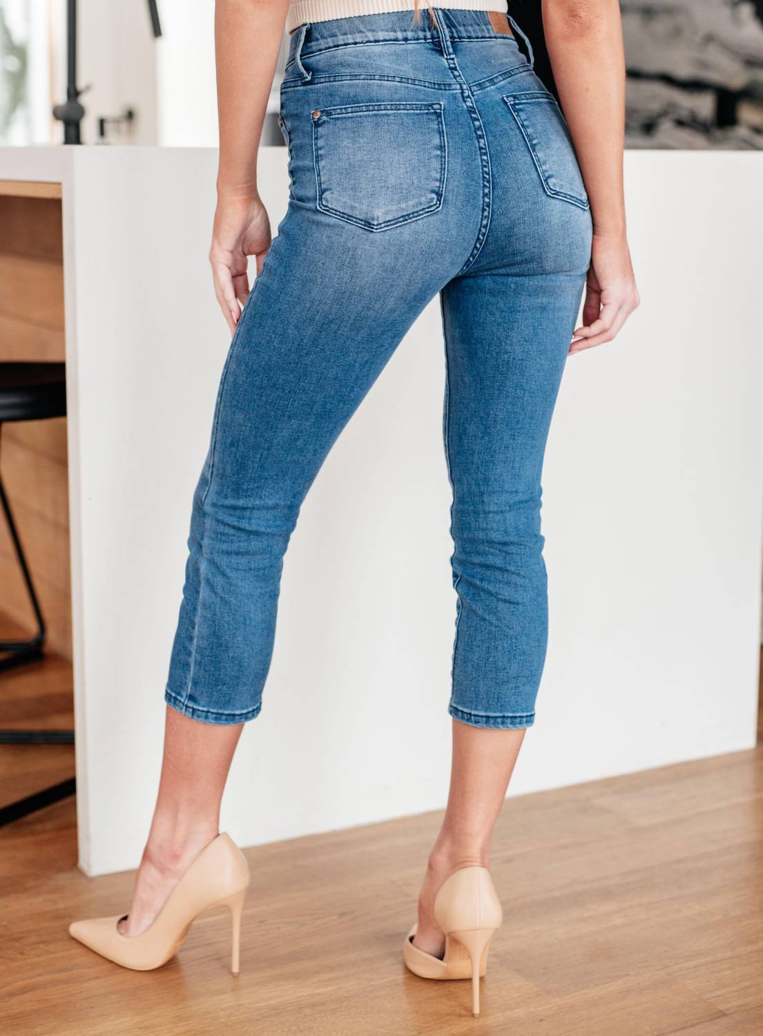 Judy Blue - Cool Denim Pull On Non Distressed Capri Jeans