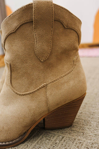 Very G - Women's Deirdra Ankle Bootie