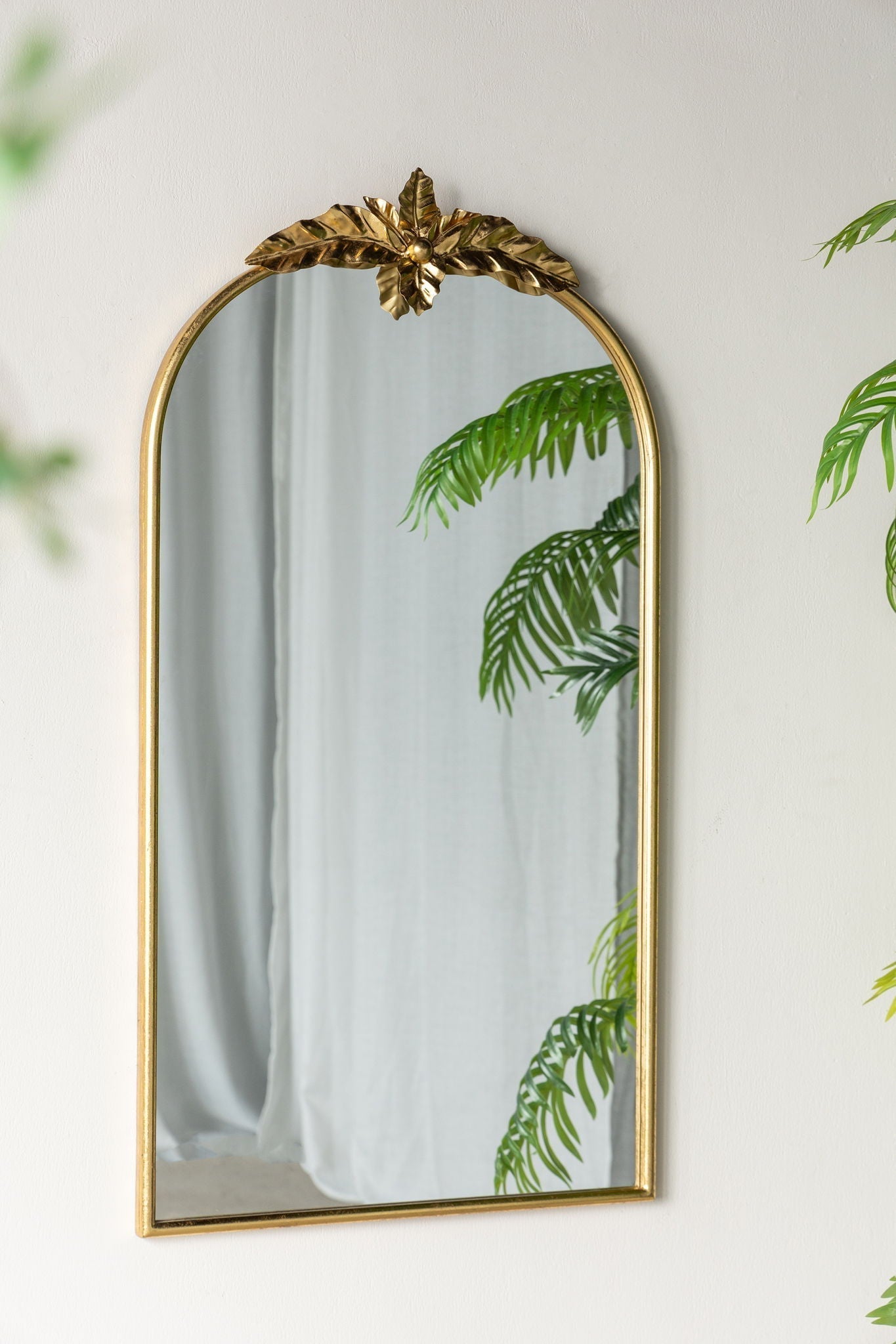 Arched Wall Mirror with Metal Frame