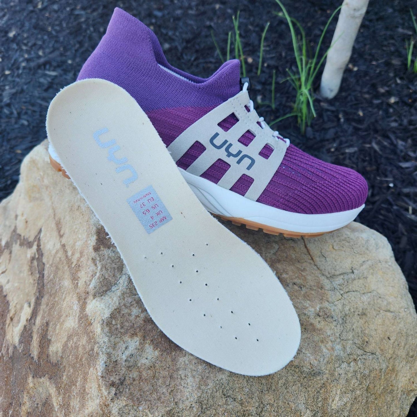 Uyn - women's slip-on sneakers