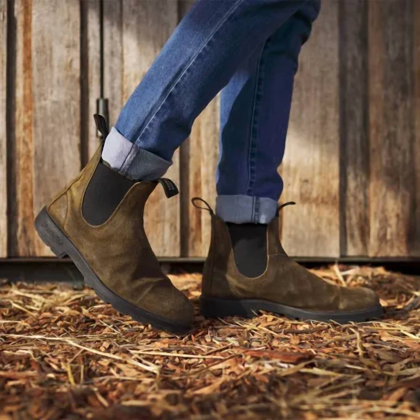 Blundstone - 1615 Waxed Suede Chelsea Boot