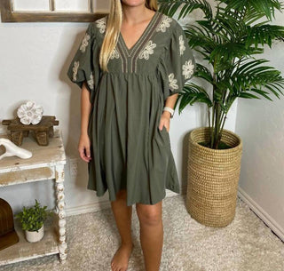 Entro - Embroidered V-neck Dress