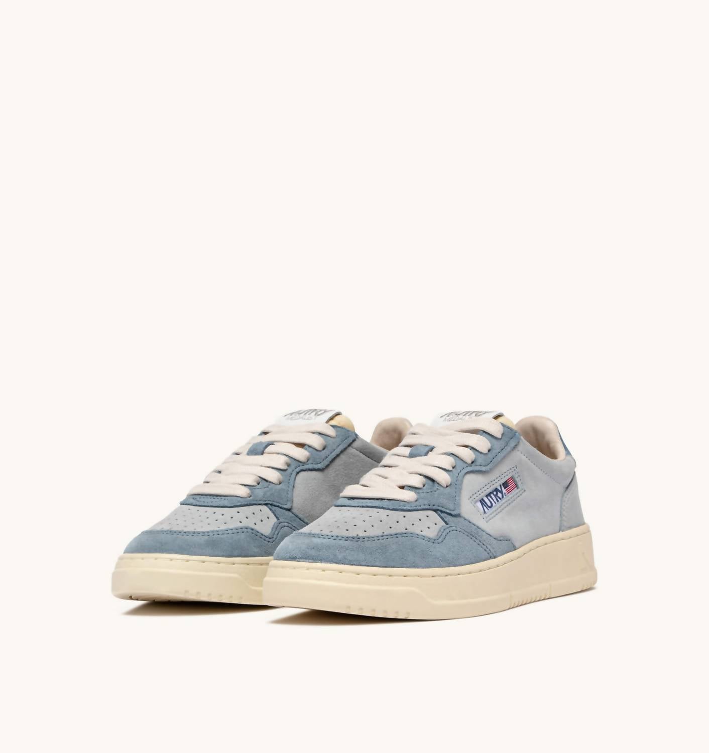 Autry - Women's MEDALIST LOW TRICOLOR SNEAKERS