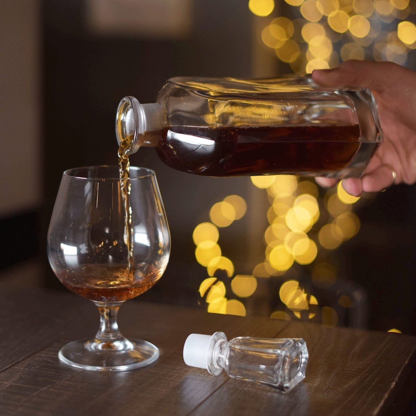 Glass Decanter with Airtight Geometric Stopper - 23.75 Oz