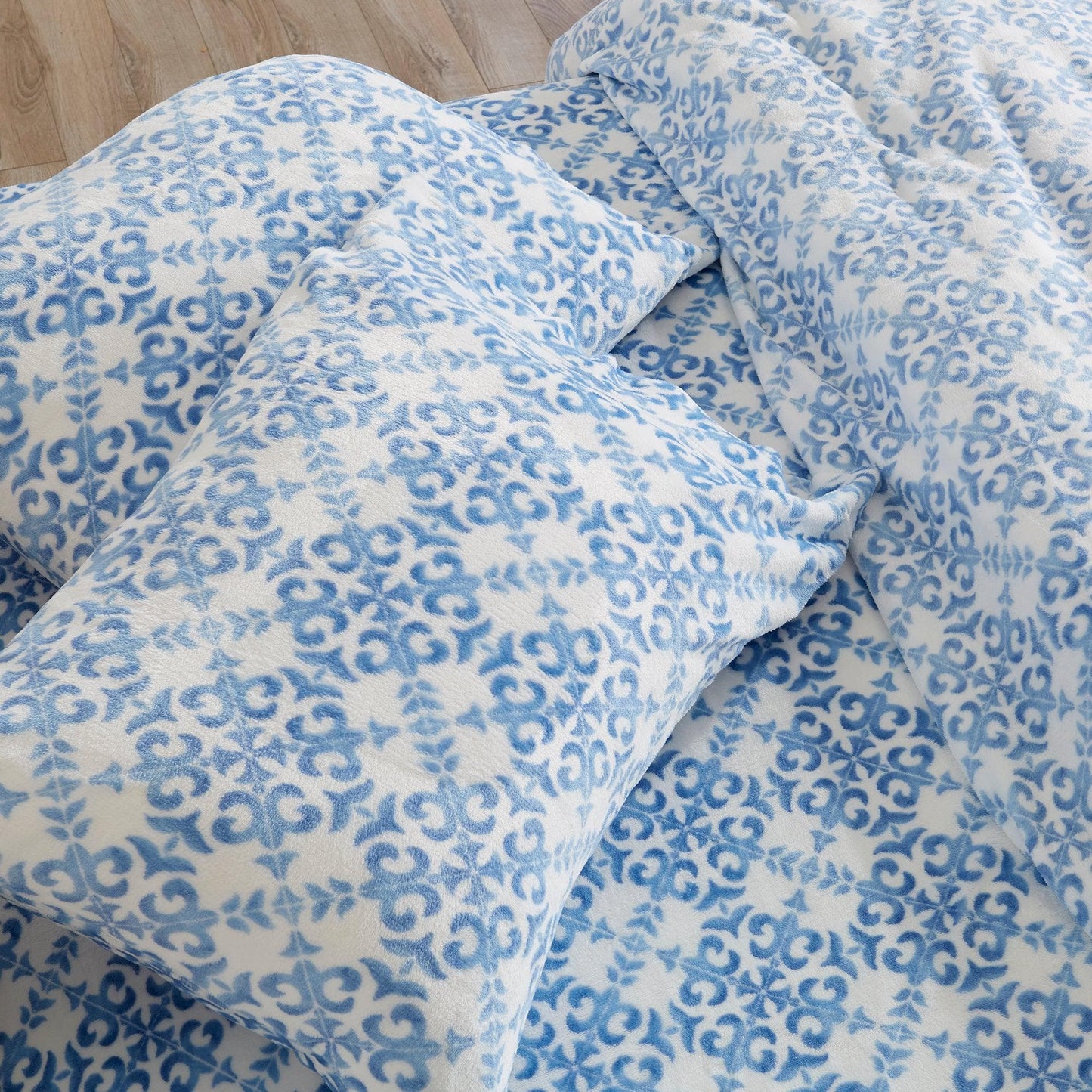 4-Piece Printed Plush Sheet - Velvet Luxe Lattice Collection