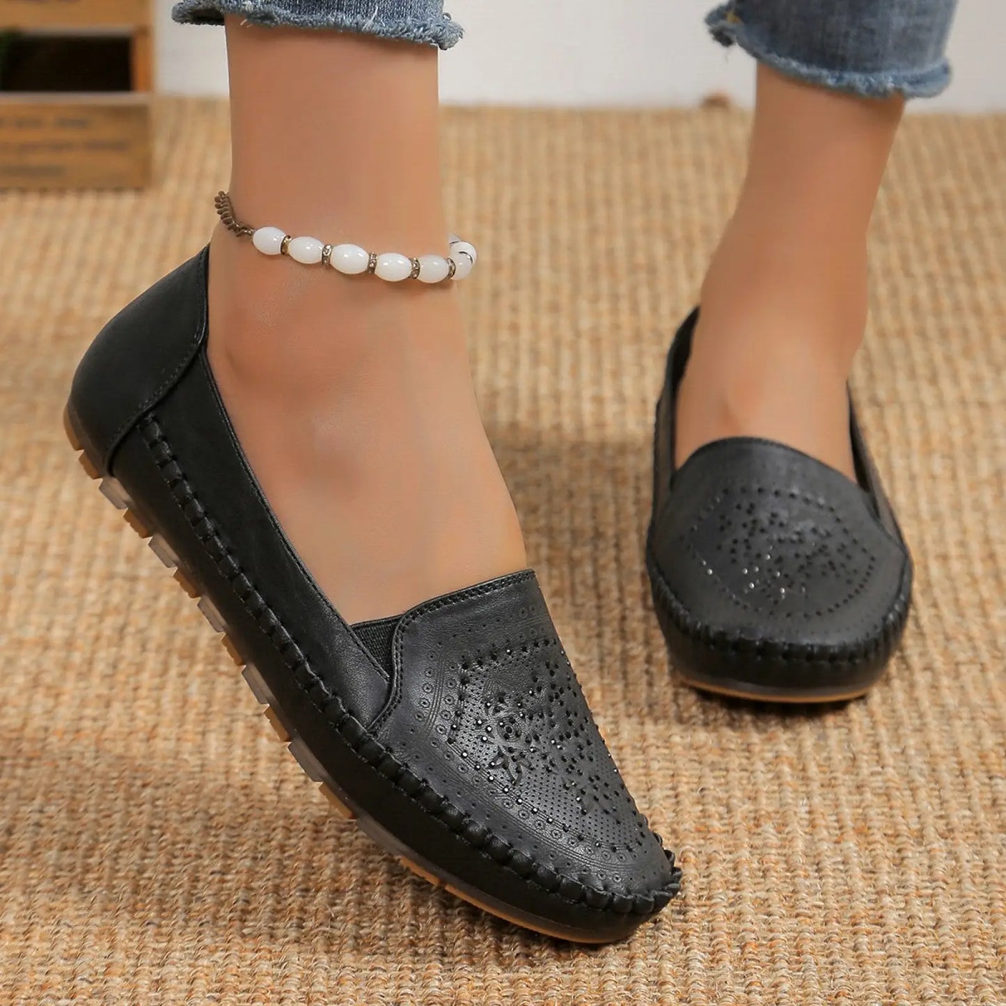 Handmade Stitched Solid Color Low Top Gommino Flats