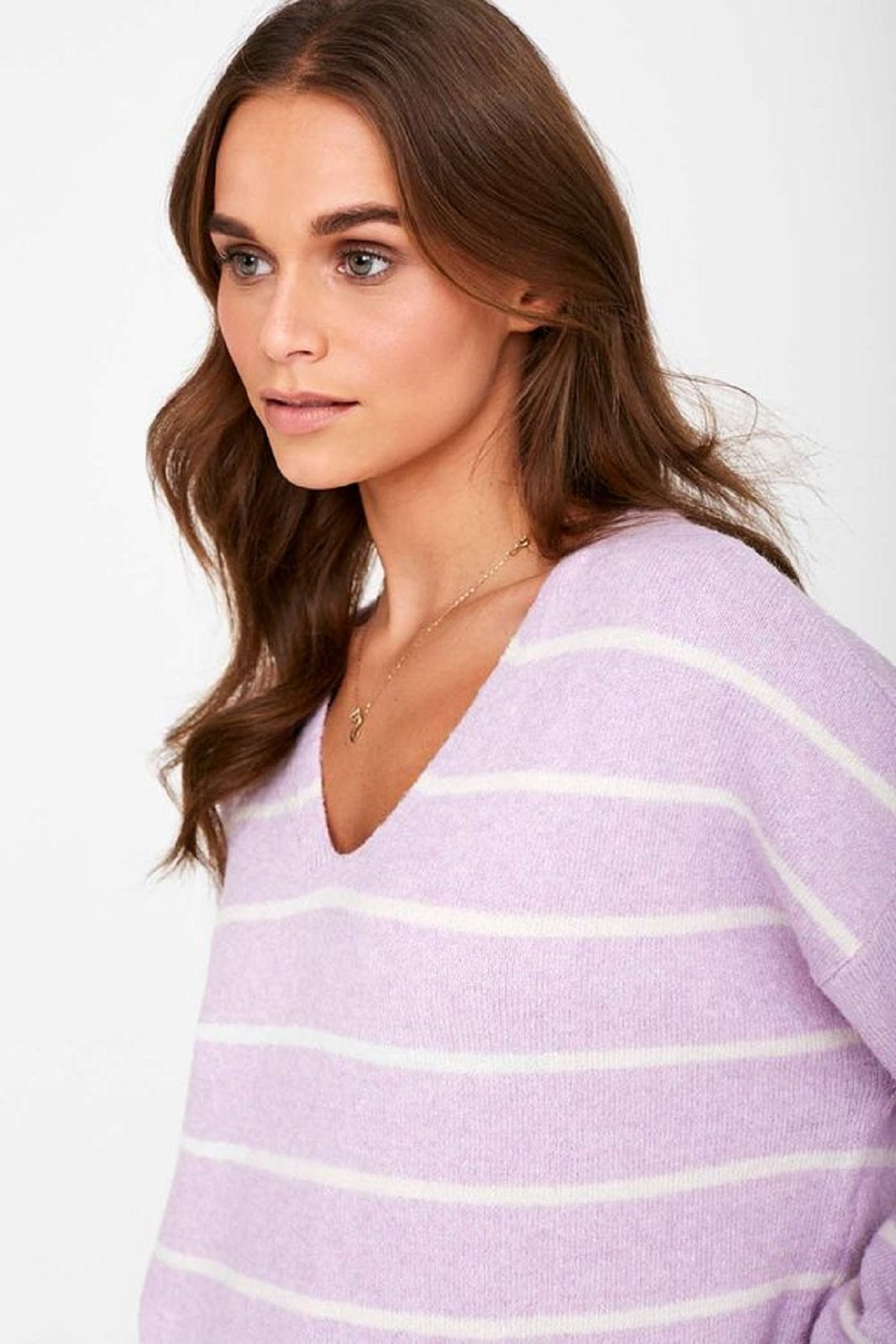 Anns Cottage Women's Doffy V Neck Jumper Purple