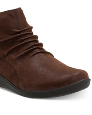 Clarks Women's Sillian Sway Round Toe Leather Ankle Boot Brown Size 8 M