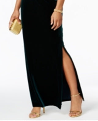 Vince Camuto Women's Velvet Cutout Back Gown Green Size 4