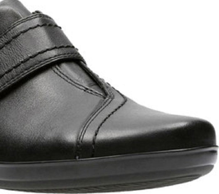 Clarks Women's Everlay Dixey Monkstrap Shootie Black Size 8 M