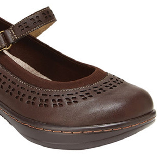 JBU Women's Pump Brown Size 7M