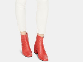 Sanctuary Women's Pocketed Zippered Skinny Jeans Brown Size 24