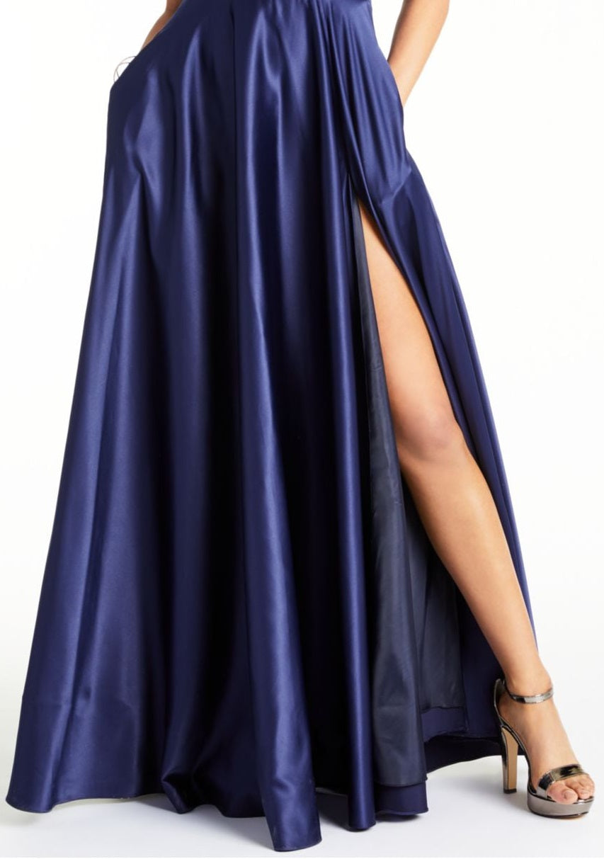 B. Darlin Women's V Neck Satin Gown Blue Size 11/12