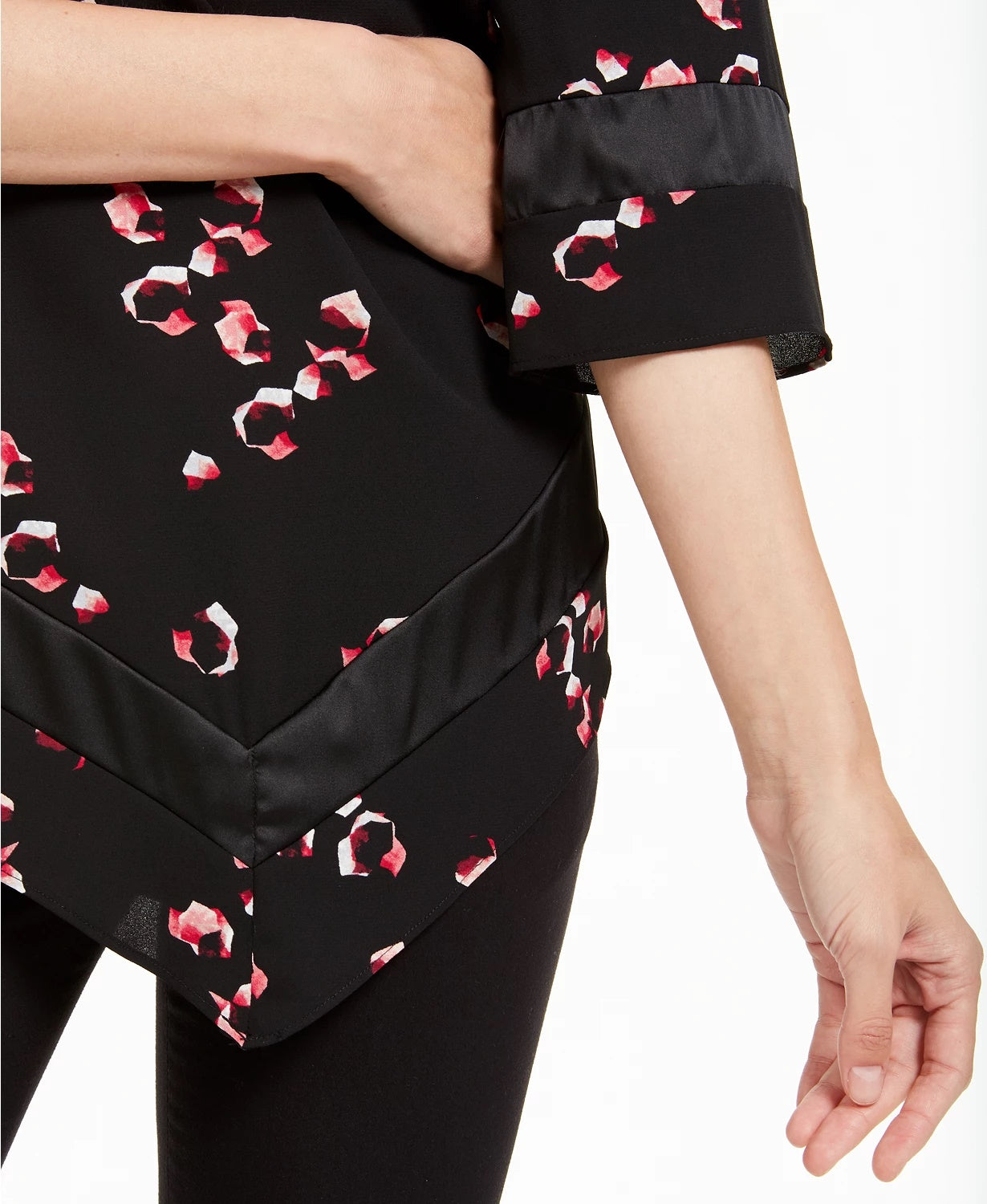 Alfani Women's Charmeuse V Hem Top Black Size Large