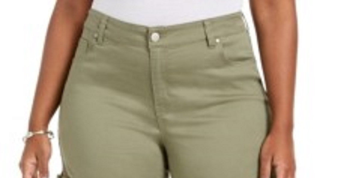 Celebrity Pink Women's Trendy Plus Size Cuffed Shorts Bright Green Size Small Petite