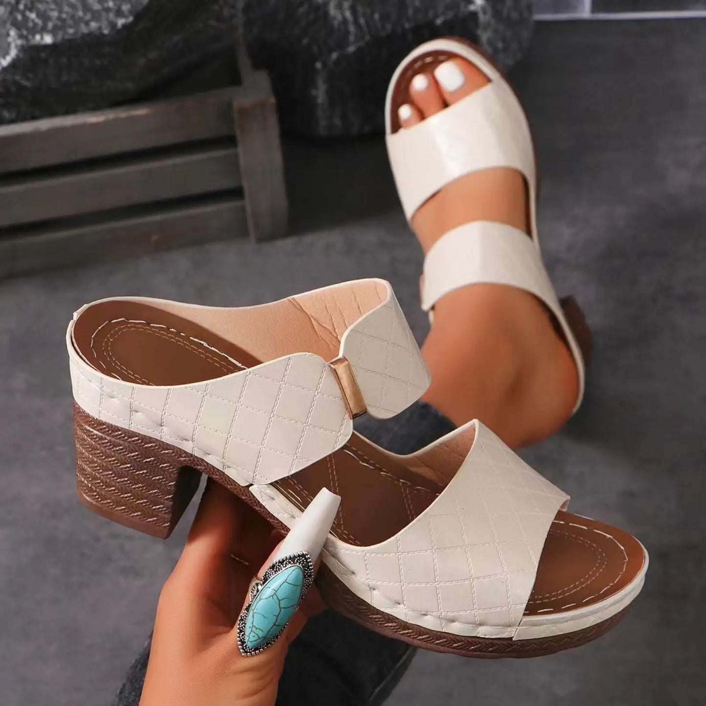 Women's Plaid Round Toe Chunky Heel Sandals