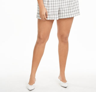 Danielle Bernstein Women's Plus Plaid Shorts White Size 18W